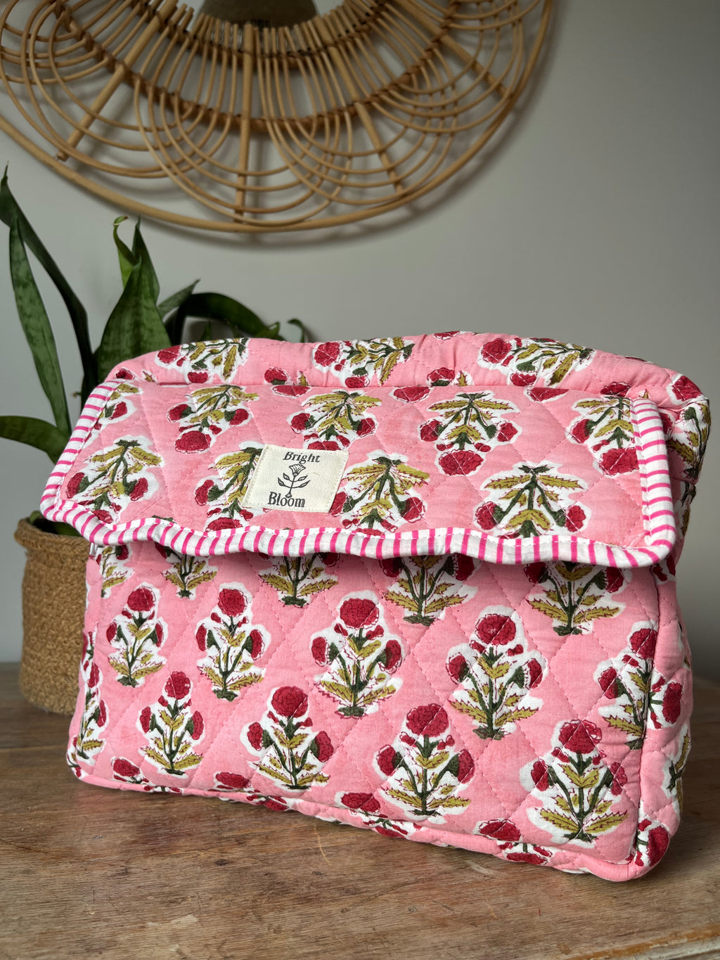 Large Wash Bag - Strawberry Field