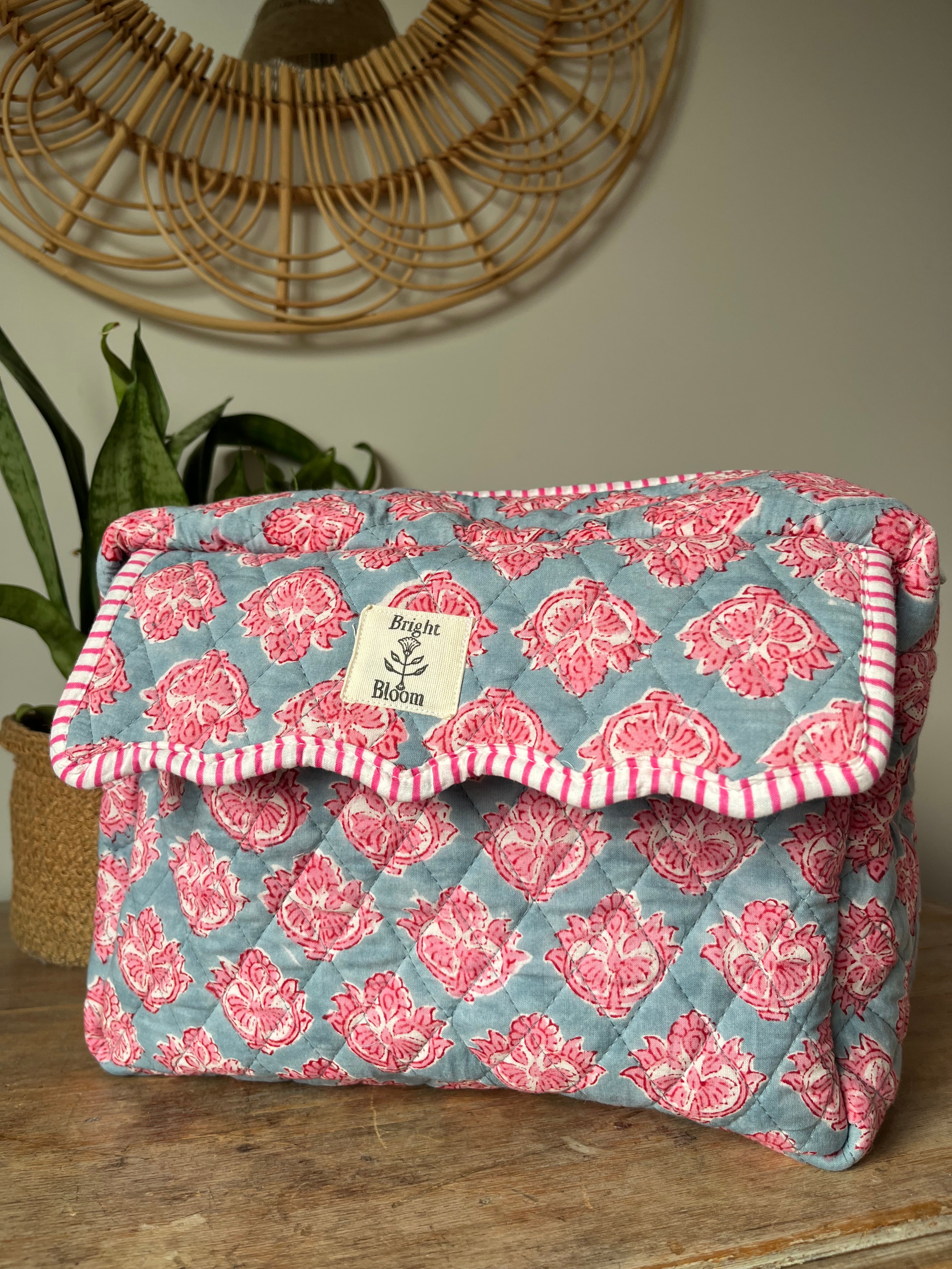 Large Wash Bag - Pink Petal
