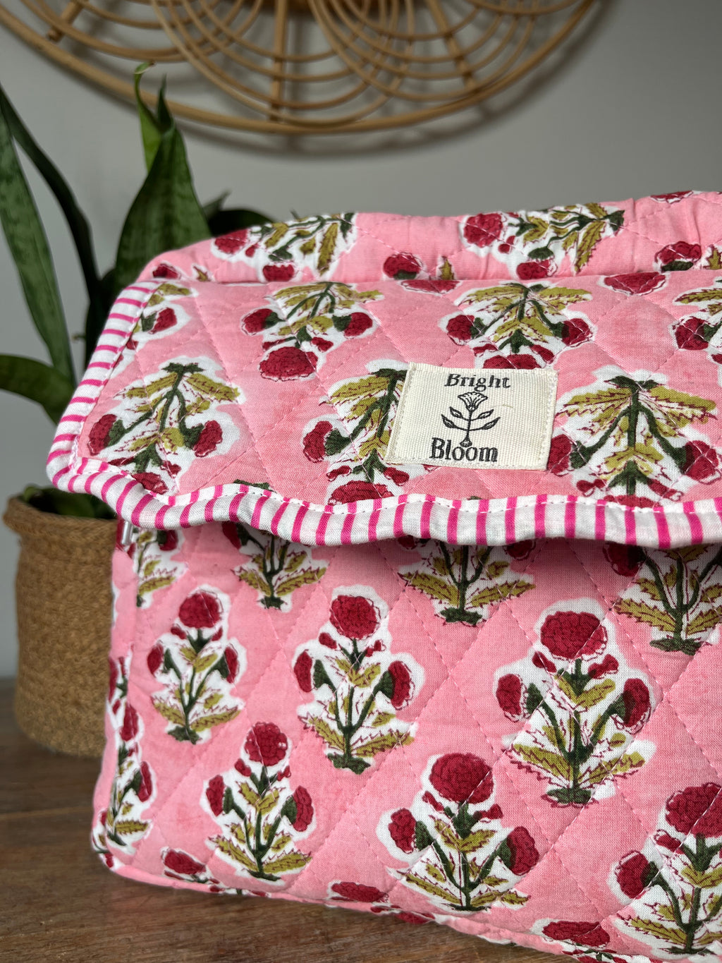 Large Wash Bag - Strawberry Field