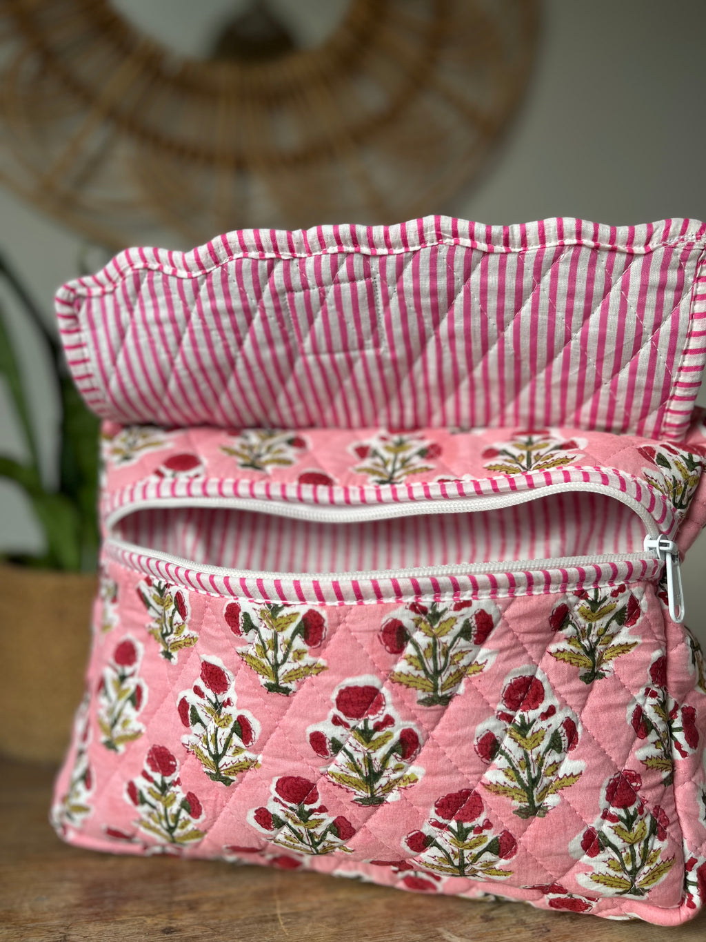 Large Wash Bag - Strawberry Field