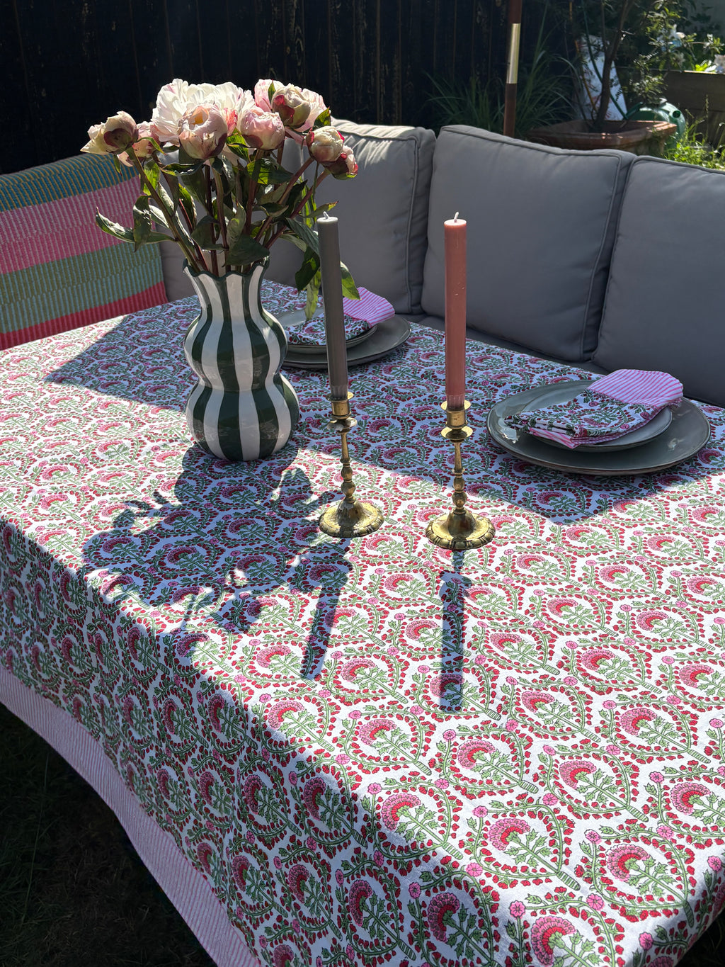 6 seater table cloth - Midsummer Bloom