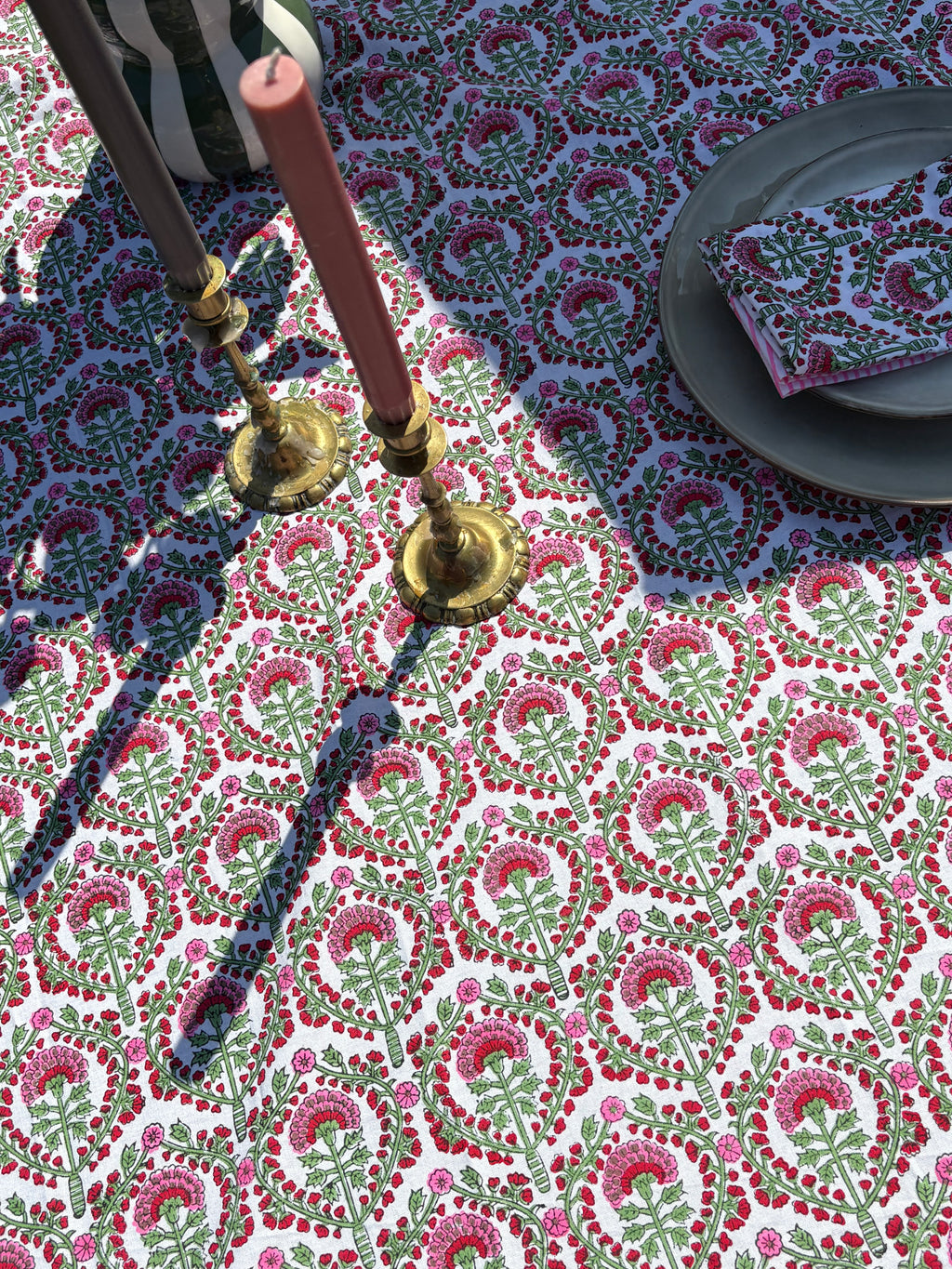 6 seater table cloth - Midsummer Bloom