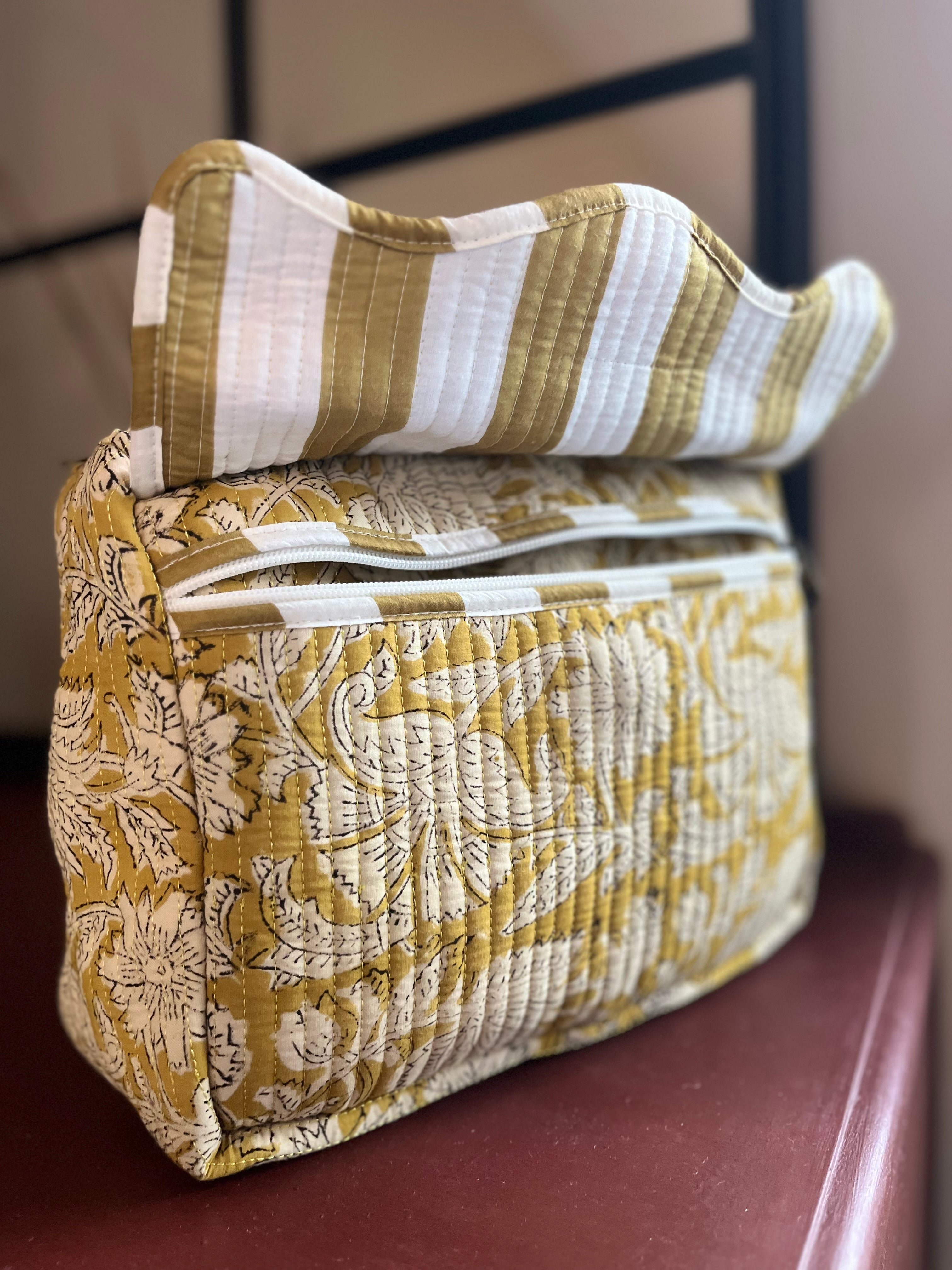 Scallop Wash Bag - Indian Summer