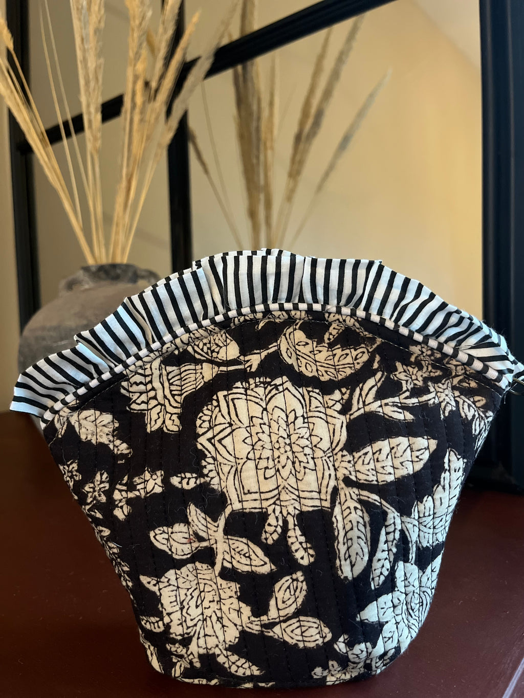 Frilly Makeup Bag - Midnight Oud