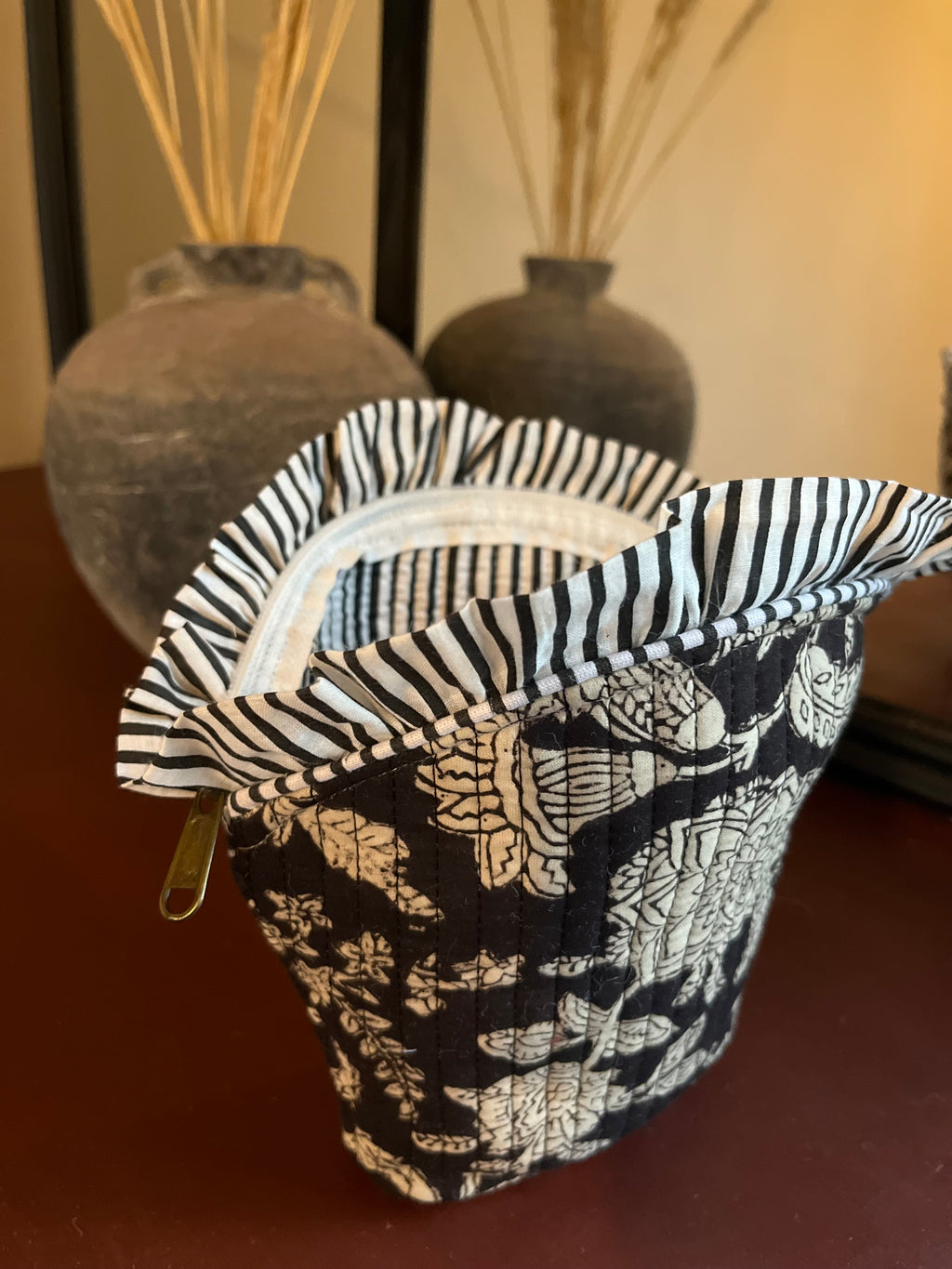 Frilly Makeup Bag - Midnight Oud